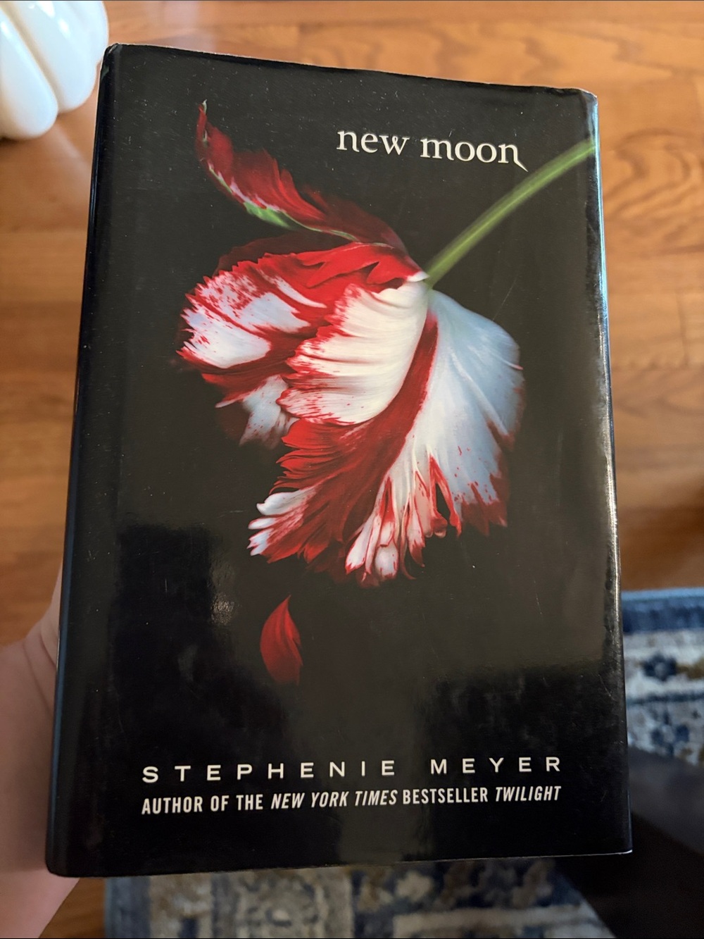 new moon by Stephanie Meyer